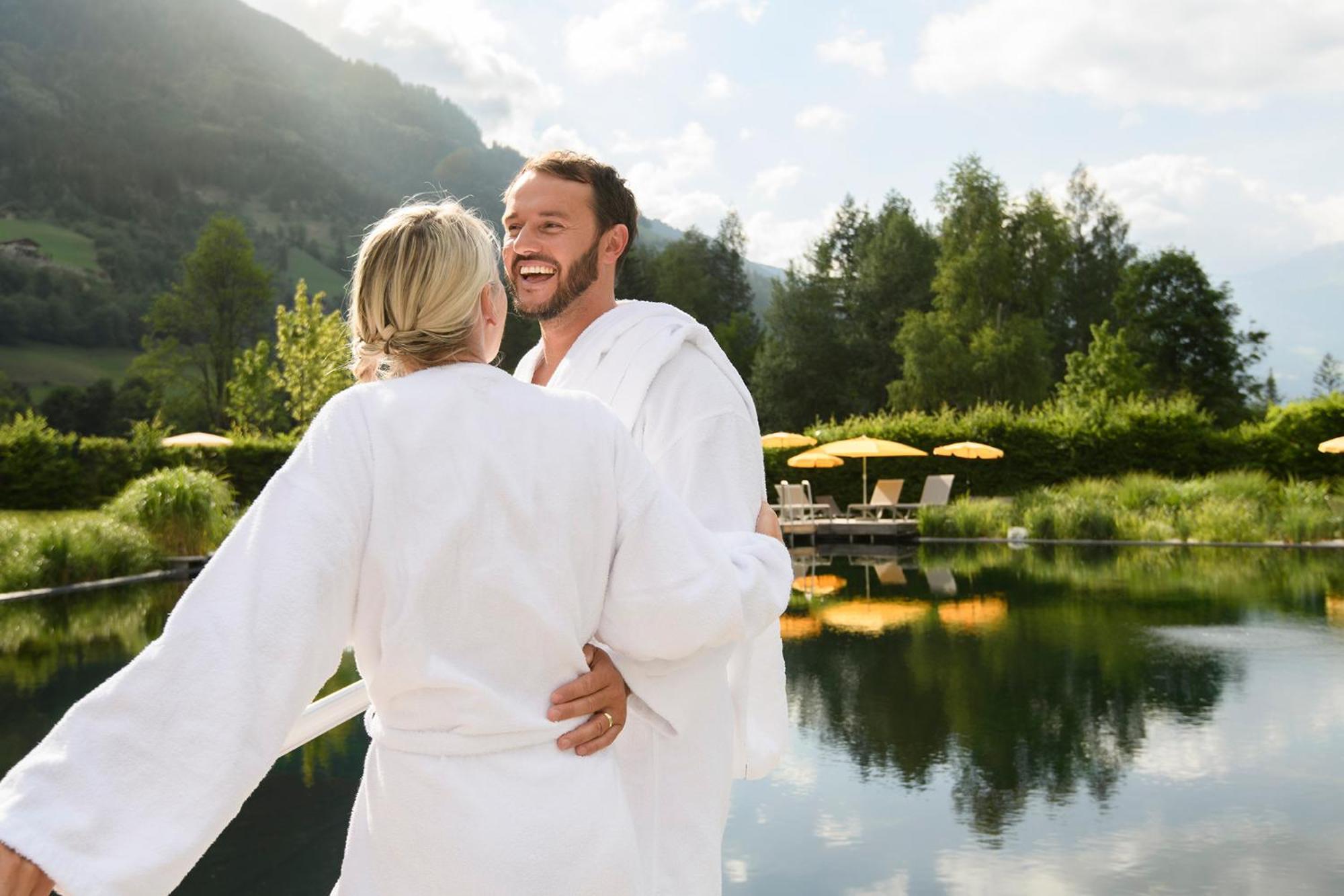 Aktiv- & Gesundheitsresort Das Gxund - Thermeneintritt Inklusive Бад-Гофгаштайн Екстер'єр фото