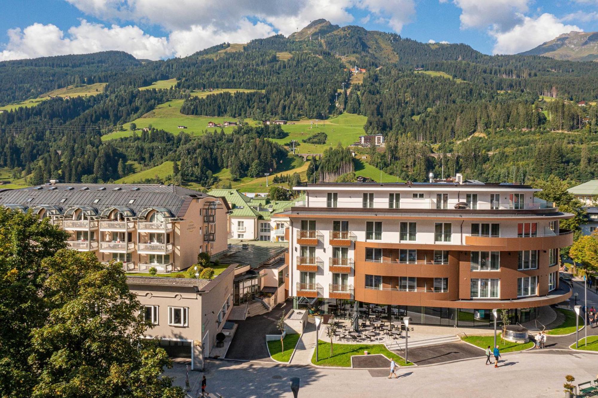 Aktiv- & Gesundheitsresort Das Gxund - Thermeneintritt Inklusive Бад-Гофгаштайн Екстер'єр фото